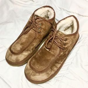 UGG AUSTRALIA SHORT BOOTS